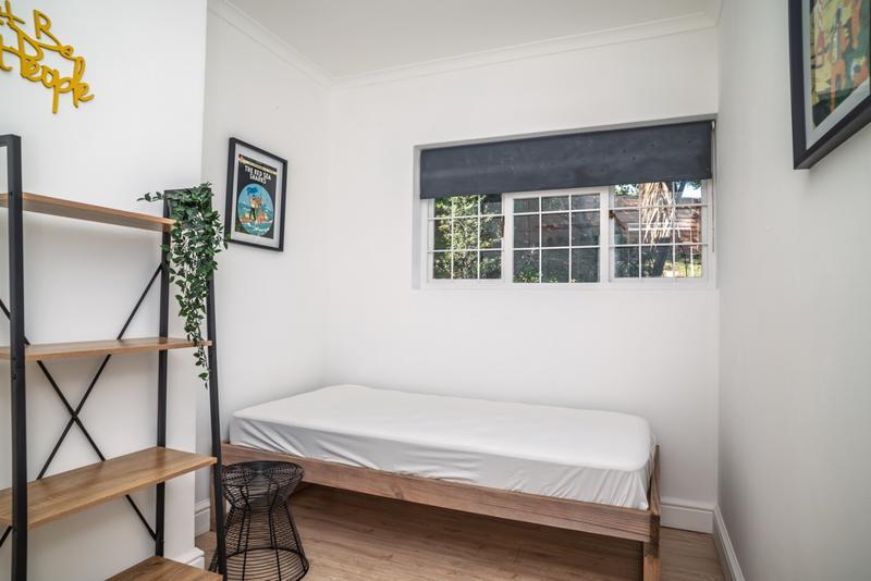 To Let 5 Bedroom Property for Rent in Crofters Valley Western Cape